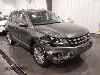 2016 Volkswagen Tiguan SE z VIN WVGBV7AX3GW507850, wystawiony jako IAAI lot #41303866 z przebiegiem 97 989 mil mil oraz . Historia ofert i sprzedaży dostępna na DreamBid. Obrazek 6.