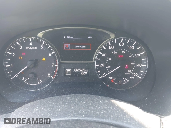 2014 Nissan Pathfinder SV with VIN 5N1AR2MNXEC646983, listed as a IAAI auction lot 42092685 with 143,000 mi miles. Bid and sale history available at carsss.com. Image 7.