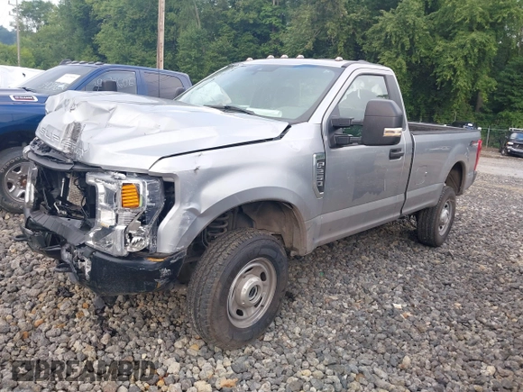 2022 Ford F-250 XL z VIN 1FTBF2B62NEF21705, wystawiony jako IAAI lot #39947332 z przebiegiem 61 110 mil mil oraz . Historia ofert i sprzedaży dostępna na DreamBid. Obrazek 18.