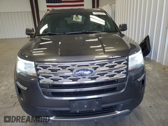 2018 Ford Explorer XLT z VIN 1FM5K7DH3JGA89737, wystawiony jako Copart lot #63029545 z przebiegiem 176 518 mil mil oraz Czysty tytuł • Clean title. Historia ofert i sprzedaży dostępna na DreamBid. Obrazek 5.