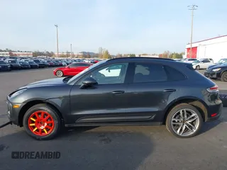 2022 Porsche Macan with VIN WP1AA2A55NLB07718, listed as a IAAI auction lot 40813536 with 15,336 mi miles. Bid and sale history available at carsss.com. Image 15.