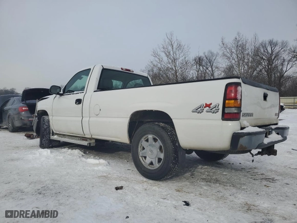 2005 GMC New Sierra 1500 SL with VIN 1GTEK14V75Z349719, listed as a Copart auction lot 86361254 with 70,658 mi miles and Salvage Title. Bid and sale history available at carsss.com. Image 2.