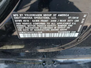 2015 Volkswagen Passat Limited Edition Edition z VIN 1VWAT7A37FC111548, wystawiony jako IAAI lot #42363364 z przebiegiem 198 619 mil mil oraz . Historia ofert i sprzedaży dostępna na DreamBid. Obrazek 9.