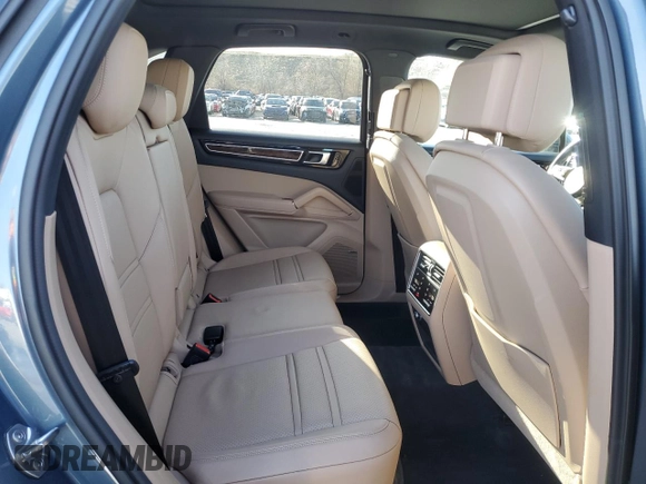 2019 Porsche Cayenne z VIN WP1AA2AY2KDA01596, wystawiony jako Copart lot #51336085 z przebiegiem 36 392 mil mil oraz Szkoda całkowita • Salvage title. Historia ofert i sprzedaży dostępna na DreamBid. Obrazek 11.