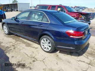 2014 Mercedes-Benz E 350 Sport z VIN WDDHF5KB5EA897885, wystawiony jako IAAI lot #41610599 z przebiegiem 186 080 mil mil oraz . Historia ofert i sprzedaży dostępna na DreamBid. Obrazek 3.