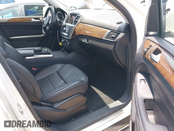 2013 Mercedes-Benz M 350 with VIN 4JGDA5JB6DA163663, listed as a IAAI auction lot 42449381 with 125,880 mi miles and . Bid and sale history available at DreamBid. Image 5.