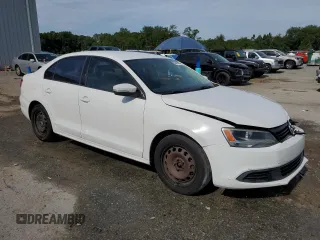 2011 Volkswagen Jetta SE with VIN 3VWDX7AJ3BM304305, listed as a Copart auction lot 58448385 with 178,638 mi miles and Salvage title. Bid and sale history available at DreamBid. Image 4.