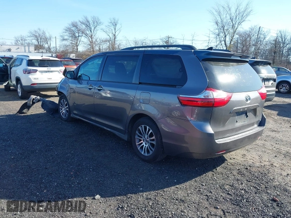 2019 Toyota Sienna XLE Auto Access Seat with VIN 5TDYZ3DC1KS009336, listed as a IAAI auction lot 41774424 with 108,334 mi miles. Bid and sale history available at carsss.com. Image 3.