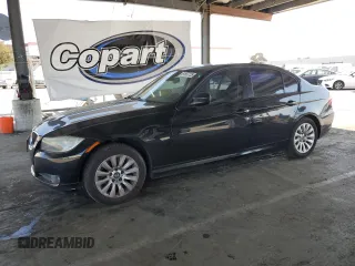 2009 BMW 3 Series 328i with VIN WBAPH77559NM47633, listed as a Copart auction lot 61557725 with 117,237 mi miles and Salvage title. Bid and sale history available at DreamBid. Image 1.