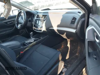 2018 Nissan Altima SV with VIN 1N4AL3AP0JC209978, listed as a IAAI auction lot 41958173 with 104,425 mi miles and . Bid and sale history available at DreamBid. Image 5.