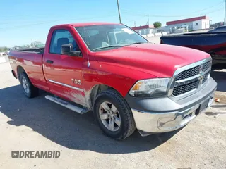 2013 Ram 1500 Tradesman z VIN 3C6JR6DG9DG568048, wystawiony jako IAAI lot #40549990 z przebiegiem 155 646 mil mil oraz . Historia ofert i sprzedaży dostępna na DreamBid. Obrazek 1.