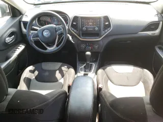 2016 Jeep Cherokee Sport z VIN 1C4PJLAB3GW233584, wystawiony jako Copart lot #61441815 z przebiegiem 168 112 mil mil oraz Szkoda całkowita • Salvage title. Historia ofert i sprzedaży dostępna na DreamBid. Obrazek 8.