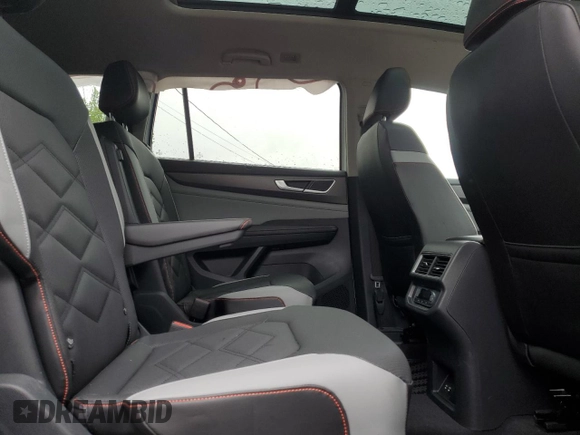 2024 Volkswagen Atlas Peak Edition SEL with VIN 1V2GR2CA7RC550827, listed as a Copart auction lot 55834155 with 1,608 mi miles and Salvage title. Bid and sale history available at DreamBid. Image 11.
