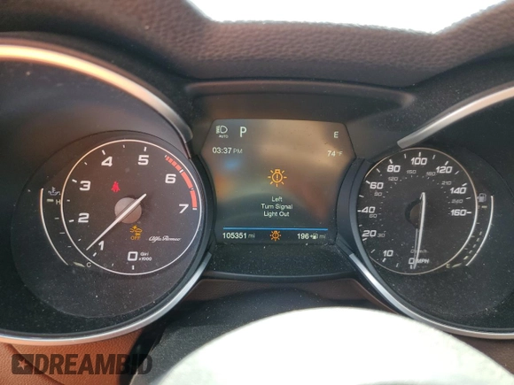 2018 Alfa Romeo Stelvio Ti z VIN ZASFAKBN1J7B70623, wystawiony jako Copart lot #57583795 z przebiegiem 105 351 mil mil oraz Szkoda całkowita • Salvage title. Historia ofert i sprzedaży dostępna na DreamBid. Obrazek 9.