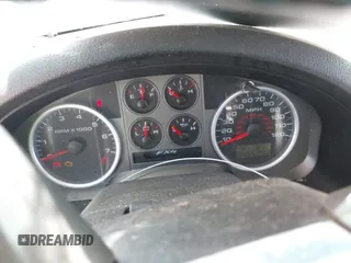 2006 Ford F-150 XLT с VIN 1FTPW14506KC52711, выставлен на аукционе IAAI как лот 42530613 с пробегом 206 528 миль миль и . История ставок и продаж доступна на DreamBid. Изображение 7.