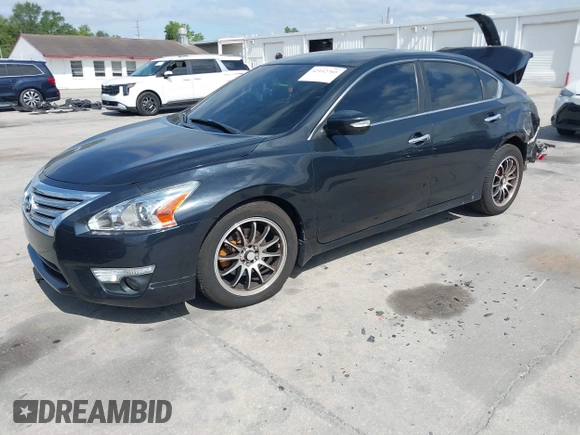 2013 Nissan Altima SV with VIN 1N4AL3APXDC253975, listed as a IAAI auction lot 42112765 with 169,825 mi miles and . Bid and sale history available at carsss.com. Image 2.