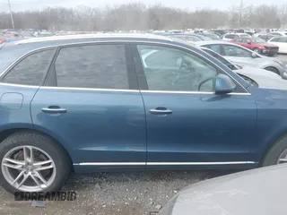 2015 Audi Q5 Premium Plus with VIN WA1LFAFP0FA074585, listed as a IAAI auction lot 41604684 with 67,655 mi miles. Bid and sale history available at carsss.com. Image 13.