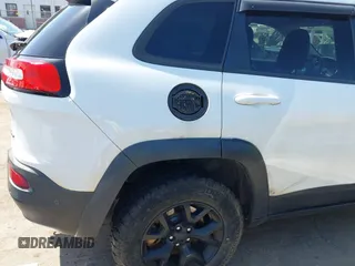 2015 Jeep Cherokee Trailhawk с VIN 1C4PJMBS5FW654399, выставлен на аукционе IAAI как лот 42550114 с пробегом 205 542 миль миль и . История ставок и продаж доступна на DreamBid. Изображение 6.