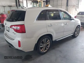 2014 Kia Sorento SX with VIN 5XYKW4A75EG518505, listed as a IAAI auction lot 36939010 with 175,976 mi miles. Bid and sale history available at carsss.com. Image 4.
