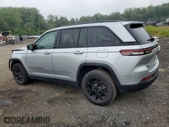 2024 Jeep Grand Cherokee Altitude with VIN 1C4RJHAG2RC108680, listed as a Copart auction lot 62845525 with 31,633 mi miles and Clean title. Bid and sale history available at DreamBid. Image 2.