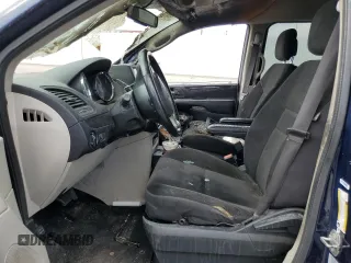 2017 Dodge Grand Caravan SE z VIN 2C4RDGBG2HR755893, wystawiony jako Copart lot #56722045 z przebiegiem Nie podano mil oraz Szkoda całkowita • Salvage title. Historia ofert i sprzedaży dostępna na DreamBid. Obrazek 7.