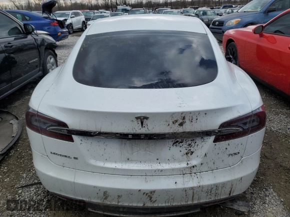2015 Tesla Model S 85D with VIN 5YJSA1S21FF096032, listed as a Copart auction lot 80075234 with Not Provided miles and Clean Title. Bid and sale history available at carsss.com. Image 6.