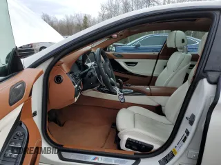 2015 BMW 6 Series 640i xDrive z VIN WBA6B8C56FD453175, wystawiony jako Copart lot #81372044 z przebiegiem 111 835 mil mil oraz Czysty tytuł • Clean title. Historia ofert i sprzedaży dostępna na DreamBid. Obrazek 7.
