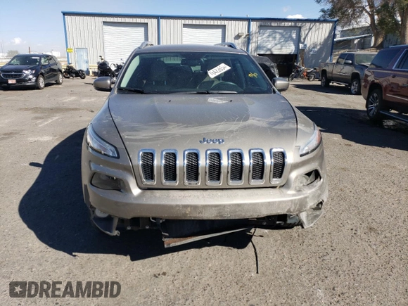 2017 Jeep Cherokee Latitude with VIN 1C4PJMCS0HW631940, listed as a Copart auction lot 76422654 with 58,220 mi miles and Salvage Title. Bid and sale history available at DreamBid. Image 5.