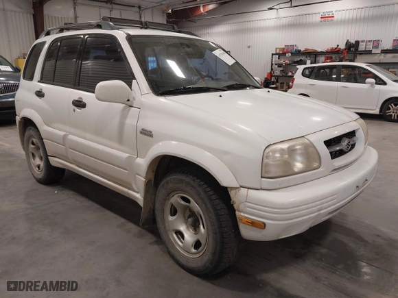 2000 Suzuki Grand Vitara JLX with VIN JS3TD62VXY4130242, listed as a IAAI auction lot 41701849 with 106,700 mi miles. Bid and sale history available at carsss.com. Image 1.