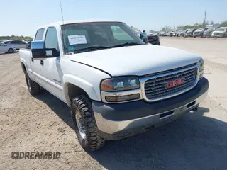 2002 GMC Sierra 2500HD SLE with VIN 1GTHK23U42F250039, listed as a IAAI auction lot 41859816 with 259,830 mi miles. Bid and sale history available at carsss.com. Image 1.