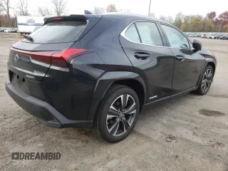 2022 Lexus UX with VIN JTHP9JBH1N2060747, listed as a Copart auction lot 65507452 with 8,338 mi miles. Bid and sale history available at carsss.com. Image 4.