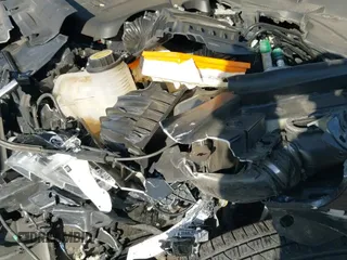 2020 Land Rover Range Rover Sport SE z VIN SALWG2SU5LA734268, wystawiony jako IAAI lot #41420161 z przebiegiem 59 563 mil mil oraz . Historia ofert i sprzedaży dostępna na DreamBid. Obrazek 19.