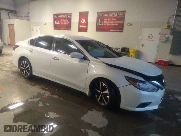 2018 Nissan Altima SR with VIN 1N4AL3AP9JC294402, listed as a IAAI auction lot 41181658 with 46,289 mi miles and . Bid and sale history available at carsss.com. Image 1.