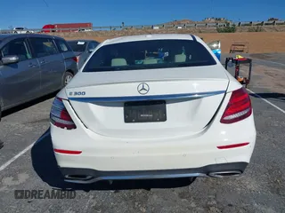 2019 Mercedes-Benz E 300 with VIN WDDZF4JB8KA505980, listed as a IAAI auction lot 41611693 with Not Provided miles and . Bid and sale history available at DreamBid. Image 16.