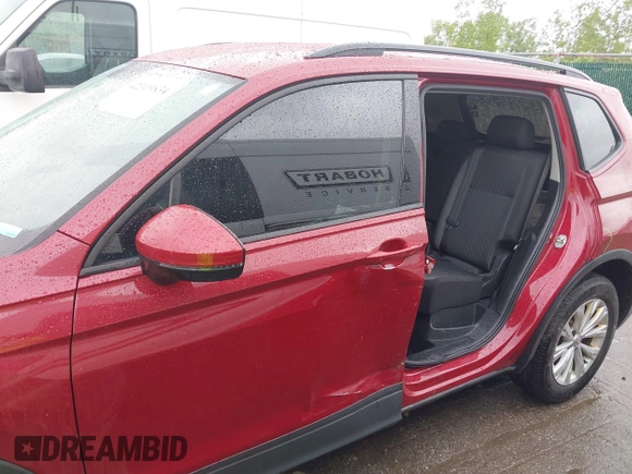 2018 Volkswagen Tiguan S with VIN 3VV0B7AX3JM095118, listed as a IAAI auction lot 42319834 with 100,759 mi miles and . Bid and sale history available at DreamBid. Image 15.