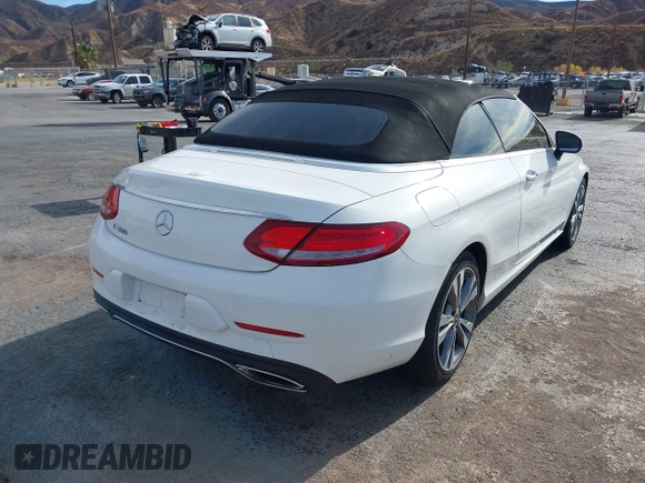 2018 Mercedes-Benz C 300 z VIN WDDWK4JB3JF643216, wystawiony jako IAAI lot #41140000 z przebiegiem 85 819 mil mil oraz . Historia ofert i sprzedaży dostępna na DreamBid. Obrazek 4.
