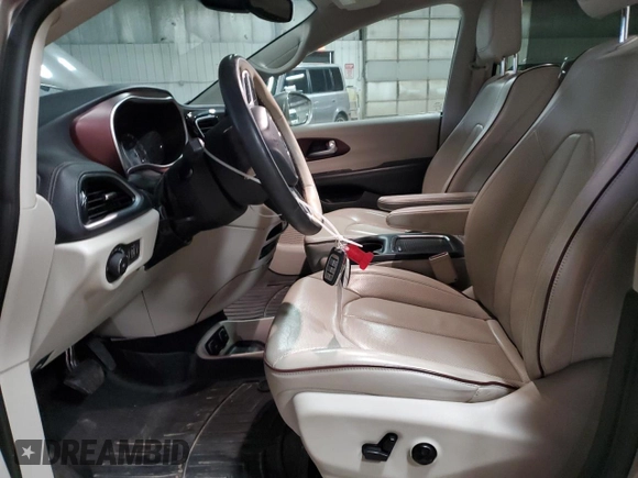 2017 Chrysler Pacifica Limited with VIN 2C4RC1GG3HR752008, listed as a Copart auction lot 50232125 with 125,994 mi miles and Salvage Title. Bid and sale history available at DreamBid. Image 7.