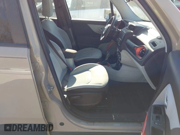 2015 Jeep Renegade Latitude with VIN ZACCJBBT0FPB67030, listed as a IAAI auction lot 41866195 with 120,618 mi miles. Bid and sale history available at carsss.com. Image 5.