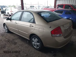 2009 Kia Spectra EX z VIN KNAFE221395647549, wystawiony jako IAAI lot #42408076 z przebiegiem 227 302 mil mil oraz . Historia ofert i sprzedaży dostępna na DreamBid. Obrazek 3.
