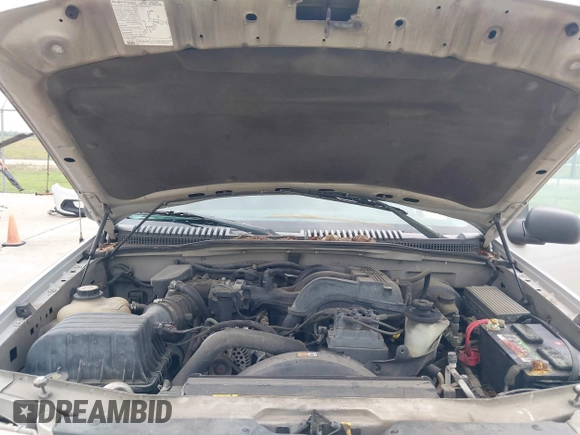 2004 Ford Explorer XLS with VIN 1FMZU62K74UC37365, listed as a IAAI auction lot 42204190 with 144,350 mi miles and . Bid and sale history available at DreamBid. Image 10.
