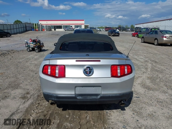 2011 Ford Mustang V6 with VIN 1ZVBP8EM6B5112240, listed as a IAAI auction lot 42030995 with 191,205 mi miles and . Bid and sale history available at carsss.com. Image 16.