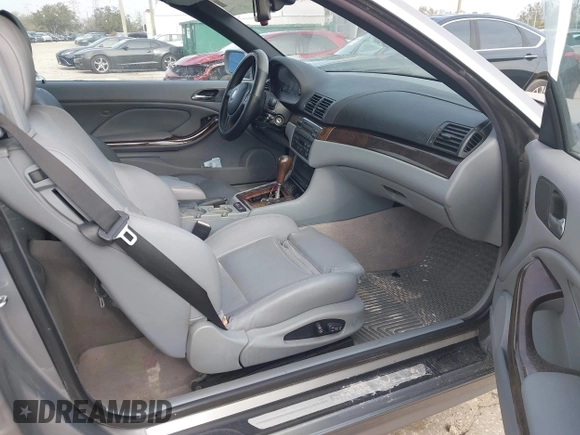 2004 BMW 3 Series 325Ci with VIN WBABW33484PL32415, listed as a IAAI auction lot 41437528 with 105,615 mi miles. Bid and sale history available at carsss.com. Image 5.