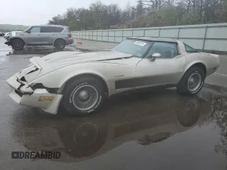 1982 Chevrolet Corvette z VIN 1G1AY0780C5109728, wystawiony jako Copart lot #55628315 z przebiegiem 61 806 mil mil oraz Szkody całkowita. Historia ofert i sprzedaży dostępna na DreamBid. Obrazek 1.