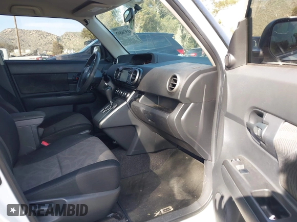 2015 Scion xB with VIN JTLZE4FE3FJ080193, listed as a IAAI auction lot 41976842 with 164,988 mi miles. Bid and sale history available at carsss.com. Image 5.