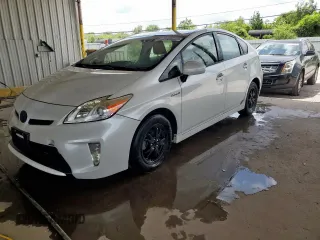 2015 Toyota Prius Four with VIN JTDKN3DU9F0473123, listed as a Copart auction lot 60203855 with 151,071 mi miles and Clean title. Bid and sale history available at DreamBid. Image 1.