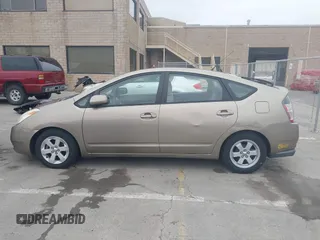 2005 Toyota Prius with VIN JTDKB20U350126328, listed as a IAAI auction lot 42098924 with 237,916 mi miles. Bid and sale history available at carsss.com. Image 14.
