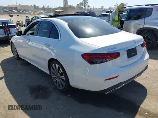 2022 Mercedes-Benz E 350 with VIN W1KZF8DB5NB068876, listed as a IAAI auction lot 41999445 with 31,786 mi miles and . Bid and sale history available at DreamBid. Image 3.