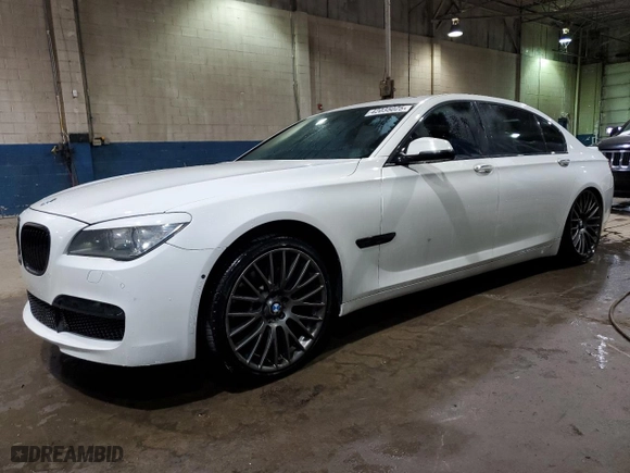 2013 BMW 7 Series 750Li with VIN WBAYE8C55DD132113, listed as a Copart auction lot 42035025 with 183,521 mi miles and Clean Title. Bid and sale history available at carsss.com. Image 1.