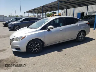 2021 Nissan Versa SV z VIN 3N1CN8EV3ML855806, wystawiony jako Copart lot #58366305 z przebiegiem 99 962 mil mil oraz Szkoda całkowita • Salvage title. Historia ofert i sprzedaży dostępna na DreamBid. Obrazek 1.