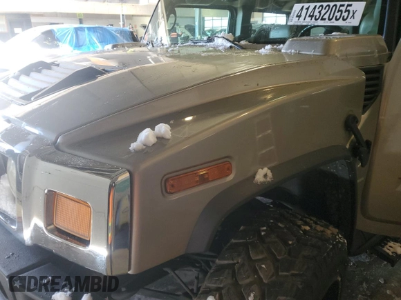 2004 Hummer H2 with VIN 5GRGN23U34H104465, listed as a Copart auction lot 41432055 with 154,346 mi miles and Salvage Title. Bid and sale history available at carsss.com. Image 12.